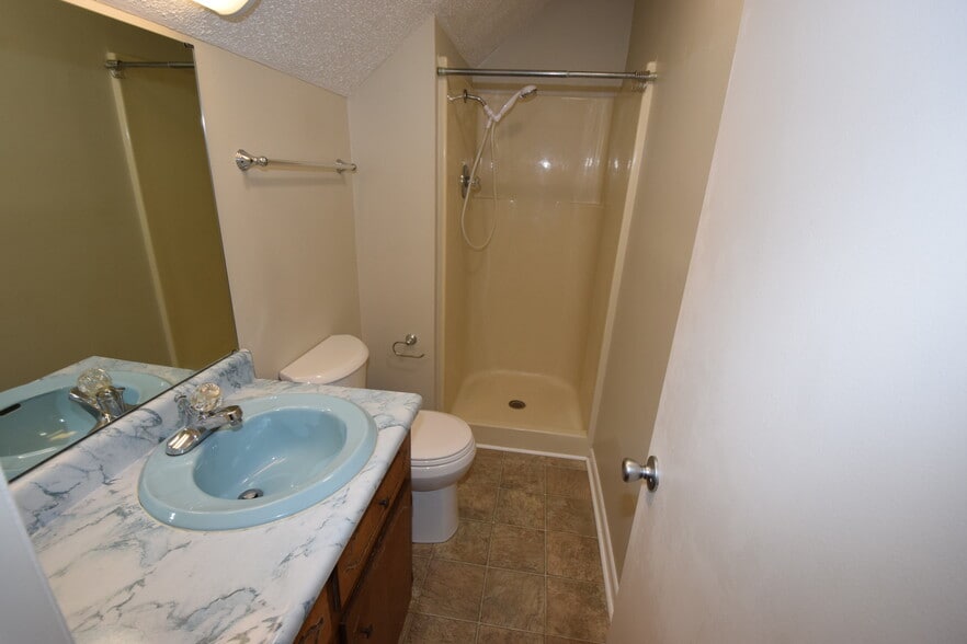 Building Photo - 16605 Janet Dr