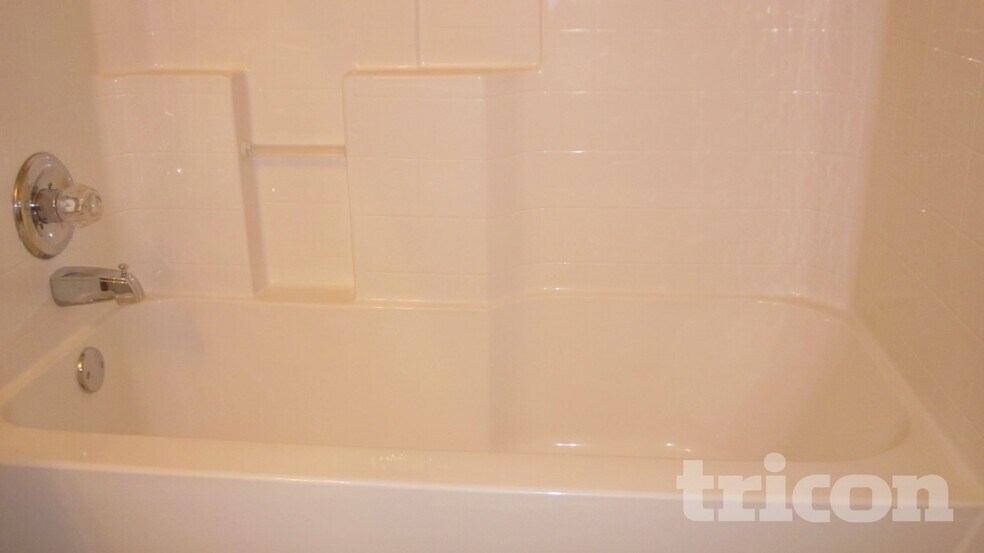 Building Photo - 1377 Meadowbrook Ln