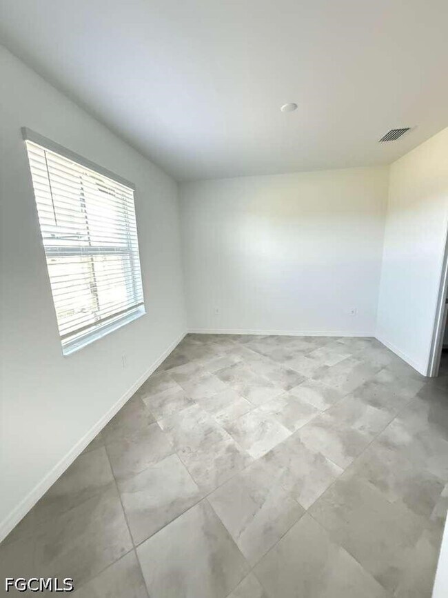 Building Photo - 14778 Martingale Pl