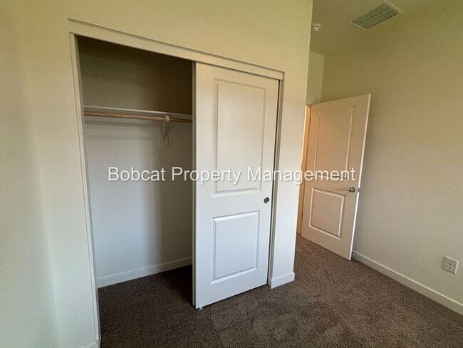 Building Photo - 839 Centerville St
