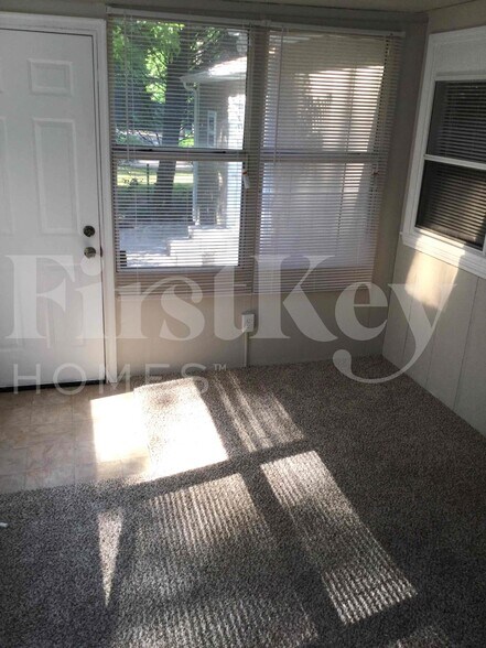 Building Photo - 3571 Orbit Ct