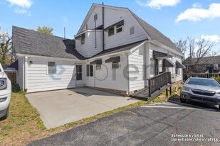 Building Photo - 212 N Spring St