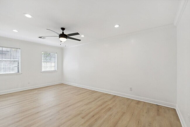 Building Photo - 4659 Dart St
