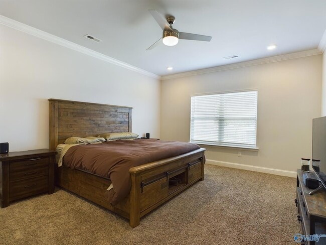 Building Photo - 219 Maureen Dr SW