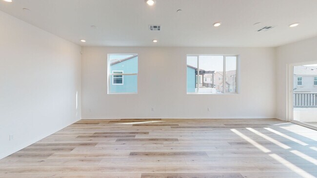 Building Photo - 15166 Horizon St