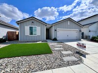 Building Photo - $2,525 Fowler & Ashlan, 3 Bedroom 2 Bathro...