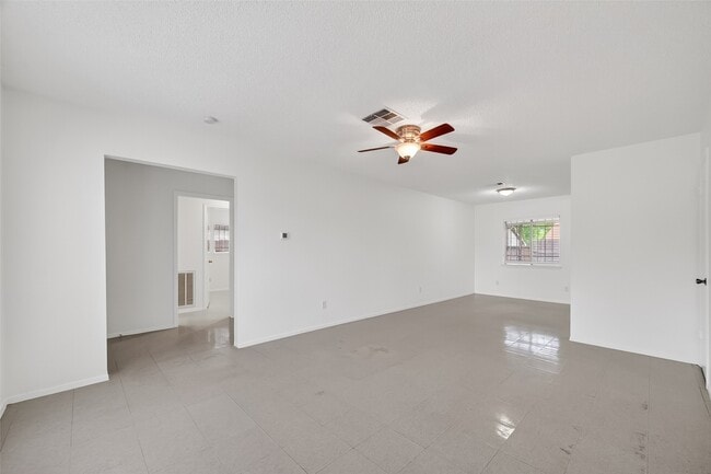 Building Photo - 15022 Chipman Ln.