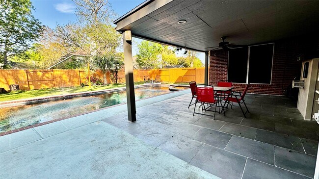 Building Photo - 14506 Wadlington Dr