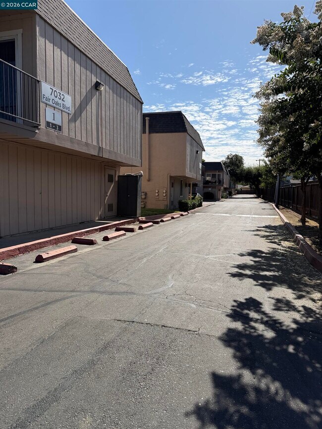 Building Photo - 7032 Fair Oaks Blvd