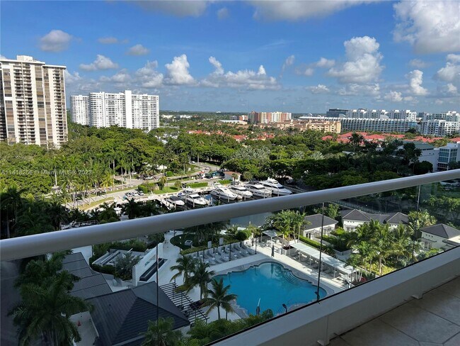 Building Photo - 7000 Island Blvd