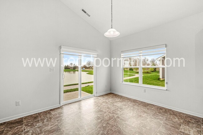 Building Photo - Family-Friendly Fortville Living