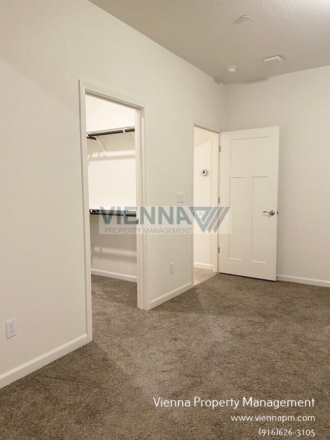 Building Photo - 1052 Essington Ln