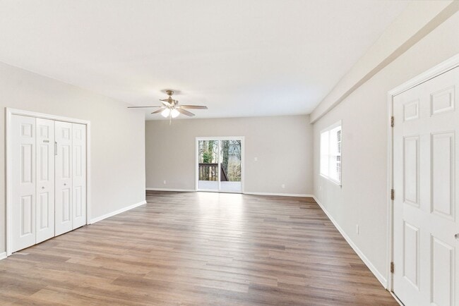 Building Photo - Beautiful, updated 3-bedroom, 2-bathroom brick ranch home in High Point with Fenced in yard