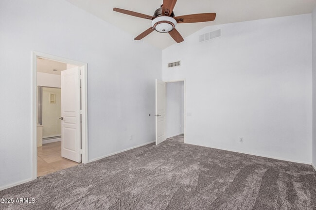 Building Photo - 3022 E Captain Dreyfus Ave