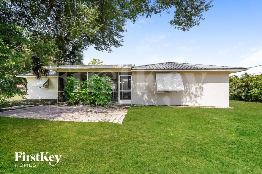 Building Photo - 18125 Hilda Dr