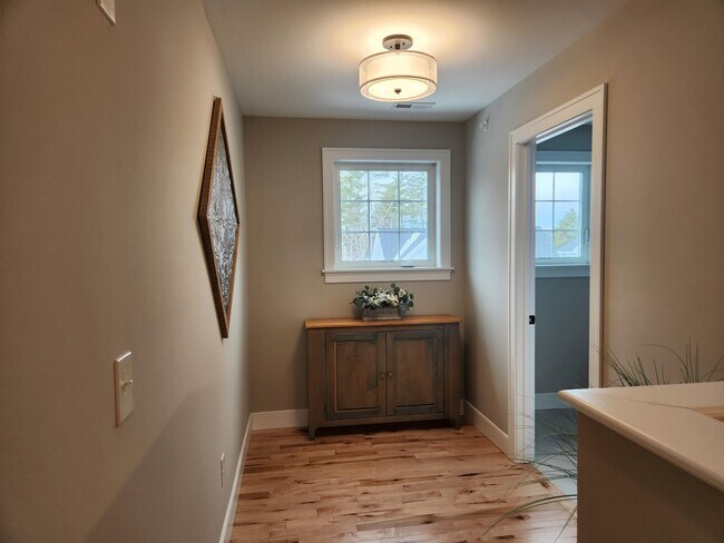 Building Photo - 57 Evergreen Dr