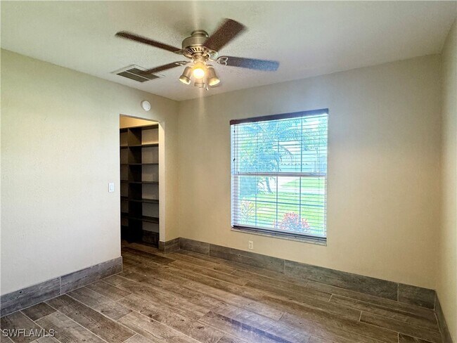 Building Photo - 9155 Aster Rd