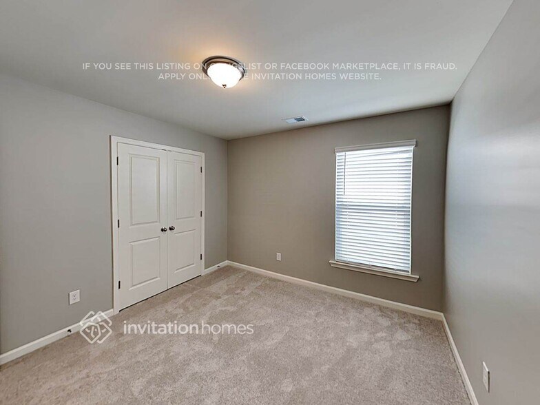 Building Photo - 121 Webster Cir