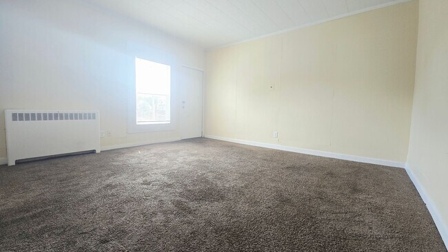 Building Photo - 301-303 N Longwood St