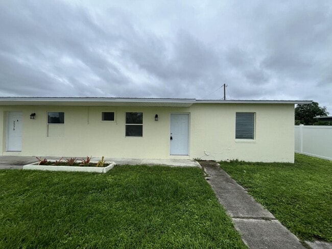 Primary Photo - 2270 Aaron St