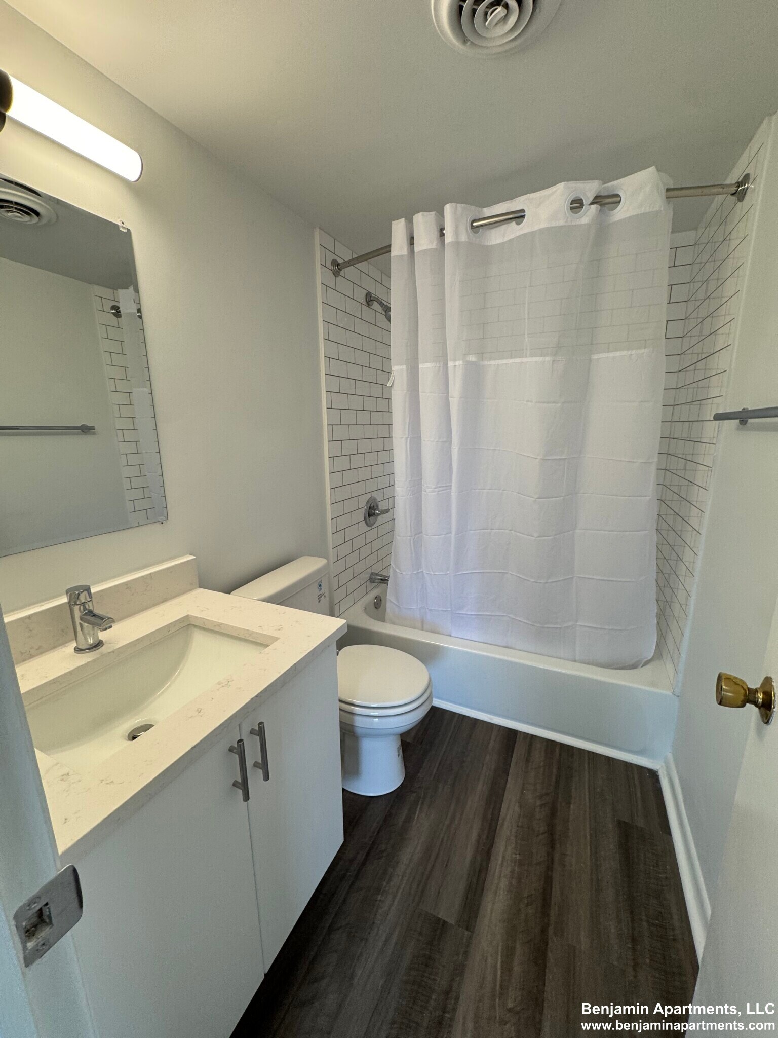 Building Photo - 51 Hill Rd