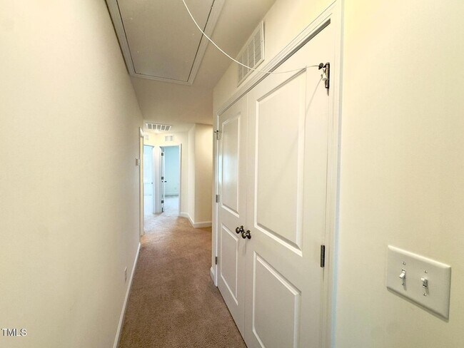 Building Photo - 23 Bibury Wy