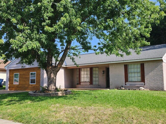 Building Photo - 2429 NW 110th St