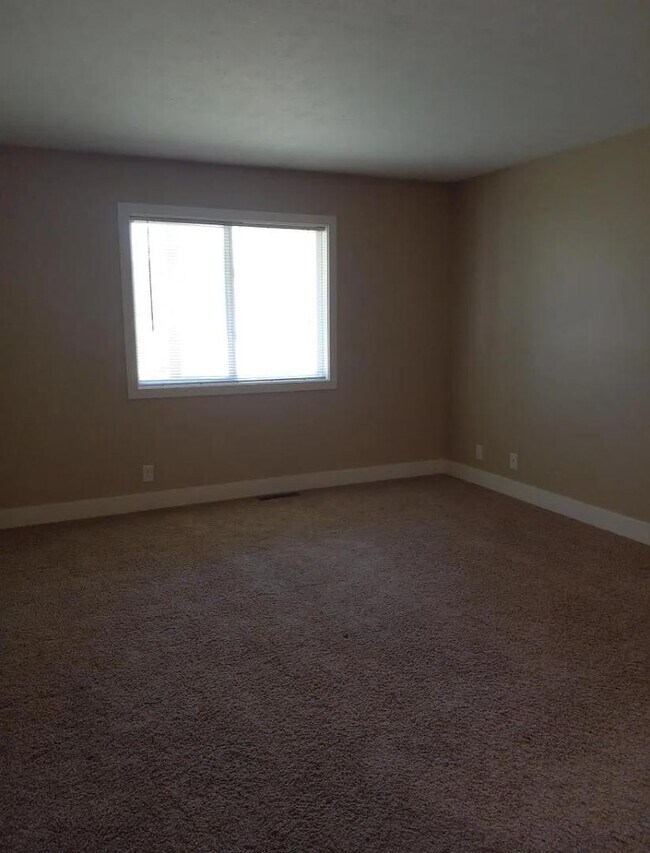 Building Photo - 311 E 20th St