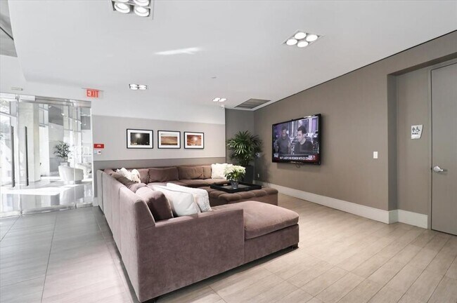 Building Photo - 1901 Post Oak Blvd