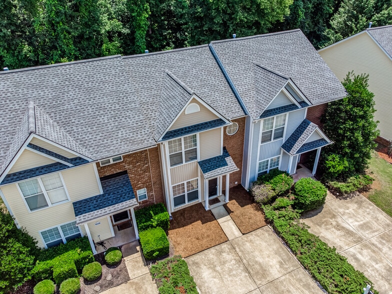 Building Photo - 211 Pearl Chambers Dr