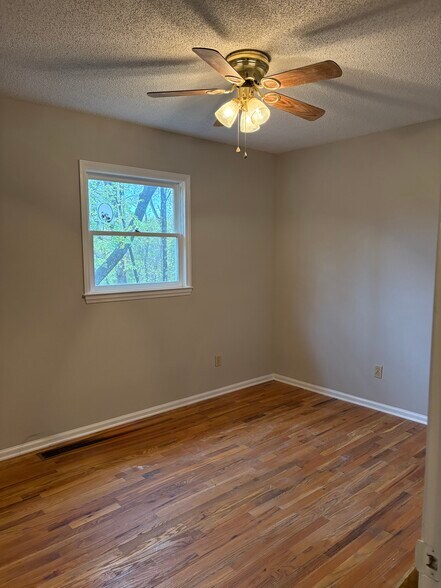 Bedroom - 133 Fairview Dr NW