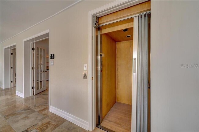 Building Photo - 809 Brightwaters Blvd NE