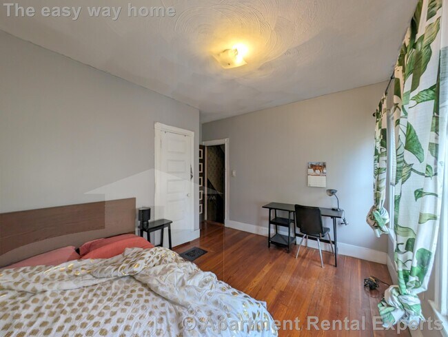 Building Photo - 35 Pearson Rd