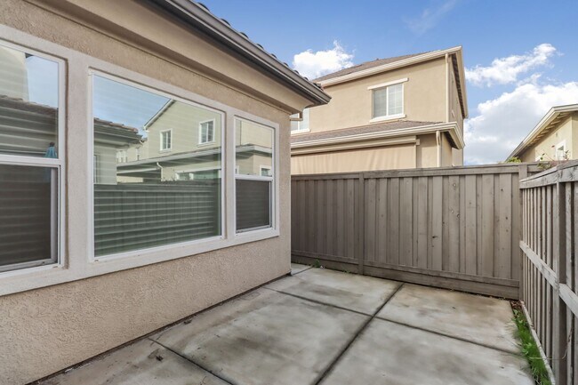 Building Photo - FIRST MONTH'S RENT FREE-Charming 3-Bedroom Home with Office in The Cannery – Davis, CA