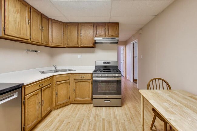 Building Photo - 3920 N Austin Ave