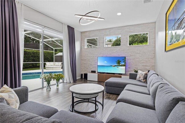 Building Photo - 7770 Glynde Hill Dr