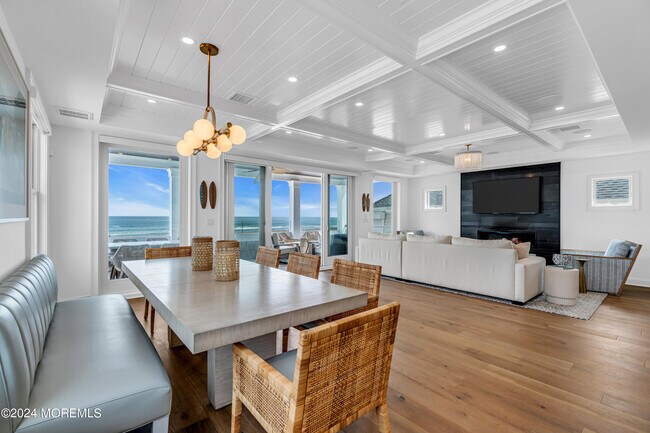 Building Photo - 3574 Ocean Terrace