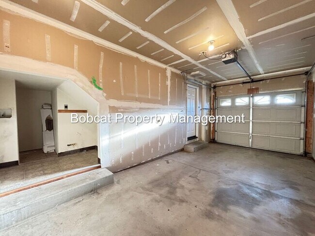 Building Photo - 1407 Mission St