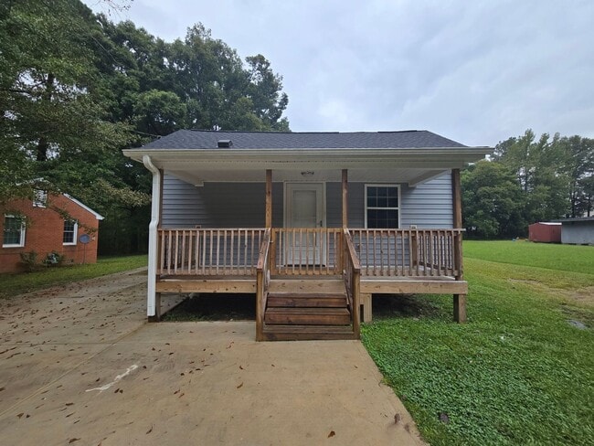 Primary Photo - NEW LISTING!!!!!