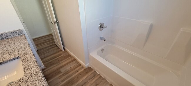 Building Photo - UPDATED HOME IN NORTH CLOVIS