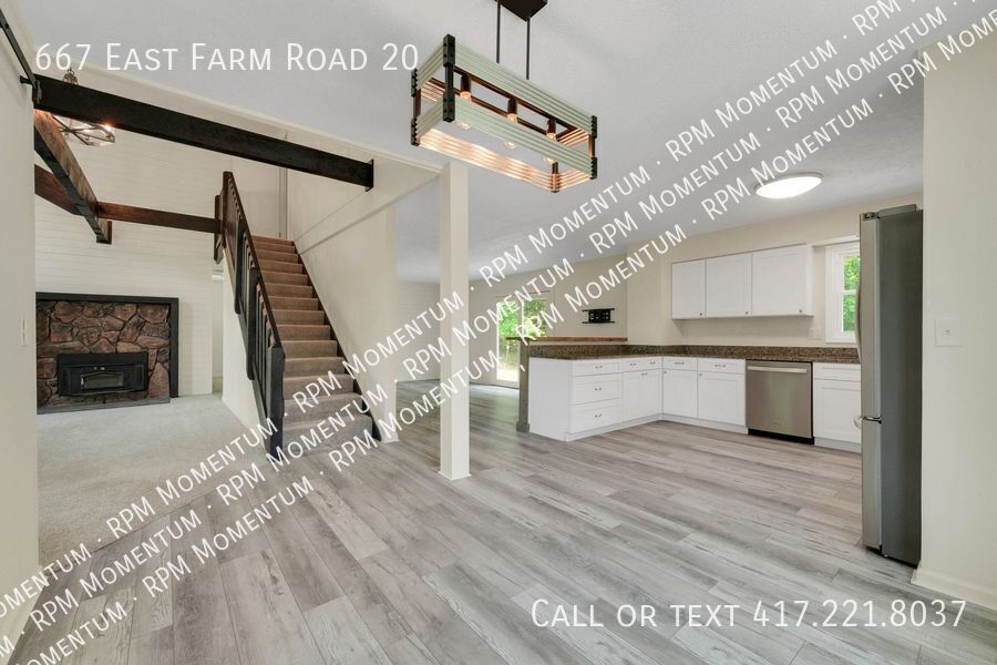 Building Photo - 667 E Farm Rd 20