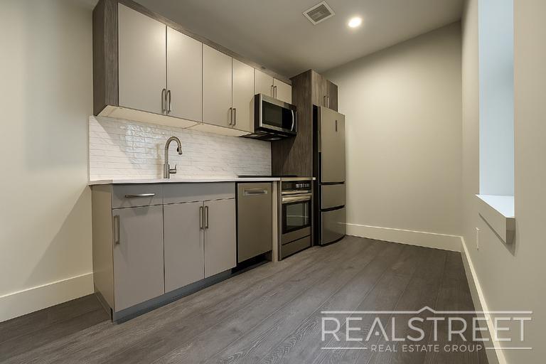 Building Photo - Stunning 1 Bed Near Prospect Park