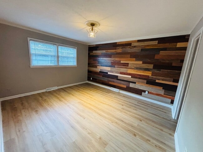 Building Photo - Remodeled 4BR Near Eastborough w/ Finished Basement & HUGE Fenced Yard – $2,000