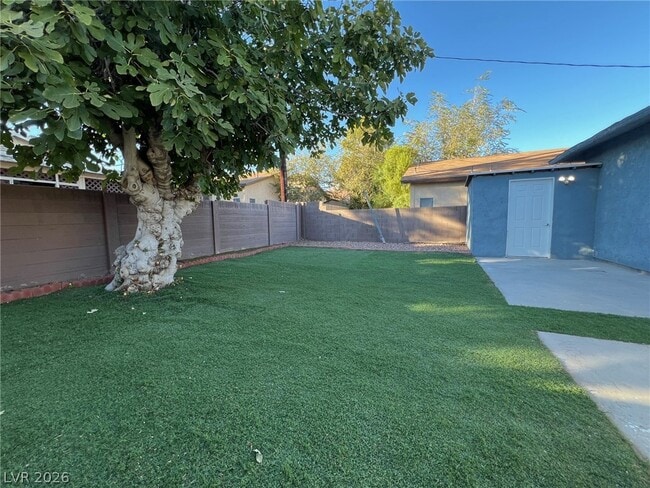 Building Photo - 428 S Beaumont St