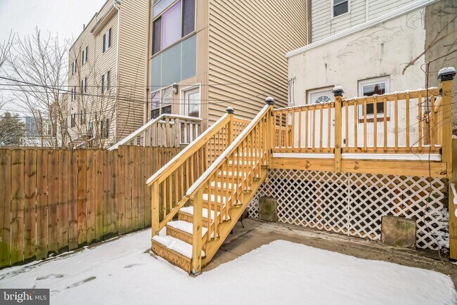 Building Photo - 435 N 32nd St