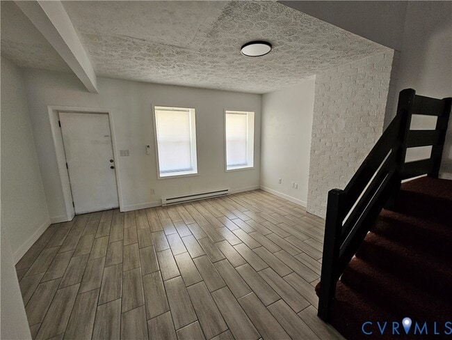 Building Photo - 2111 Bainbridge St