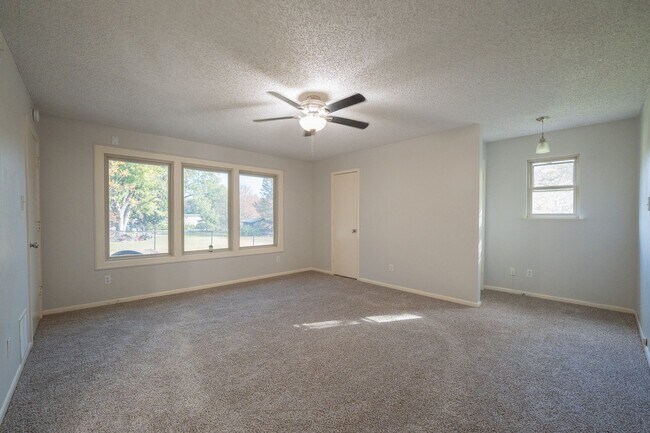 Building Photo - Charming 3-Bedroom Rental Near Lake Ray Hubbard.