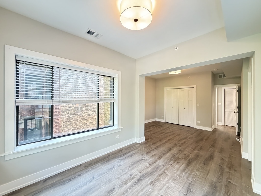 Building Photo - 1124 Maple Ave