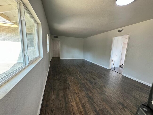 Building Photo - 152 Shadwell Dr