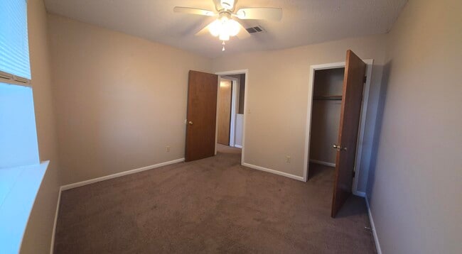 Building Photo - 106 Valencia Dr